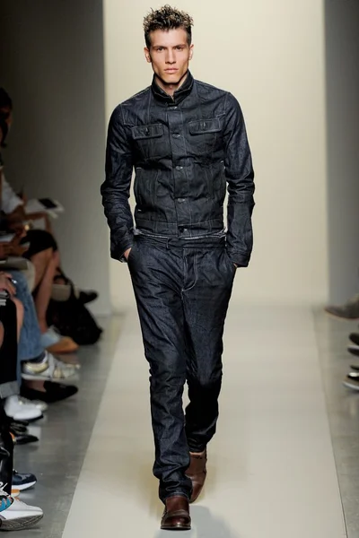 Look 8